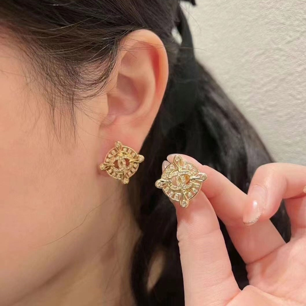 New autumn and winter round earrings