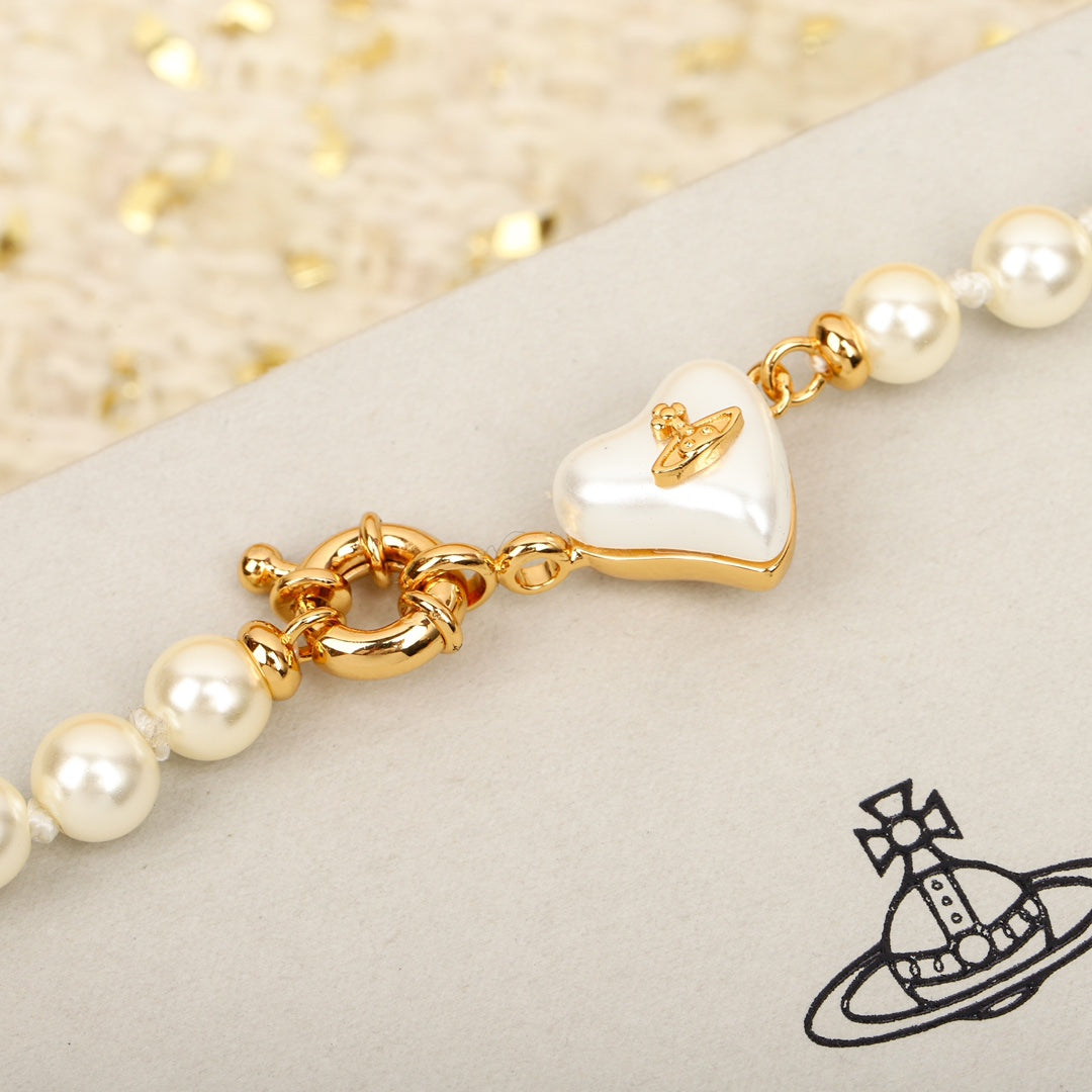 Queen Mother Heart❤️ Pearl Necklace Necklace