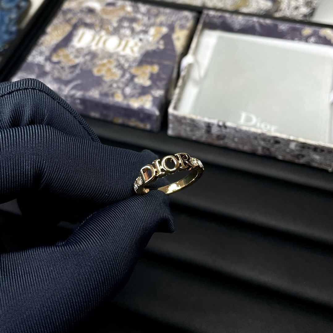 K gold letter diamond ring