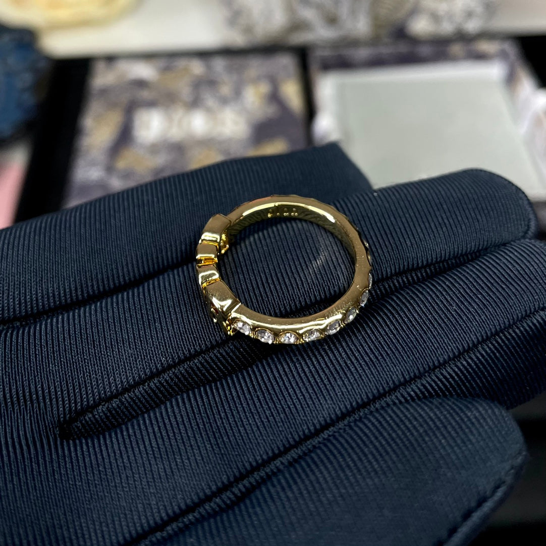 K gold letter diamond ring
