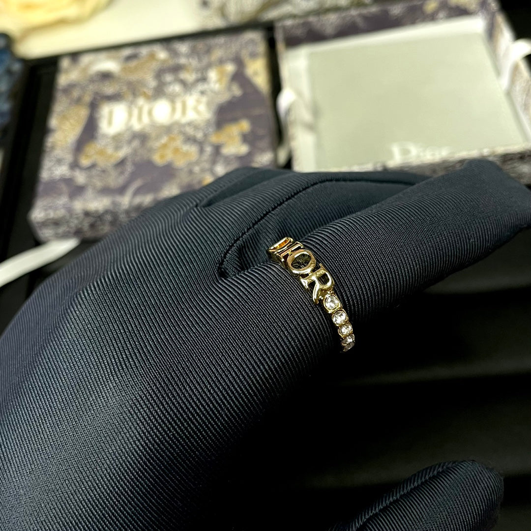 K gold letter diamond ring
