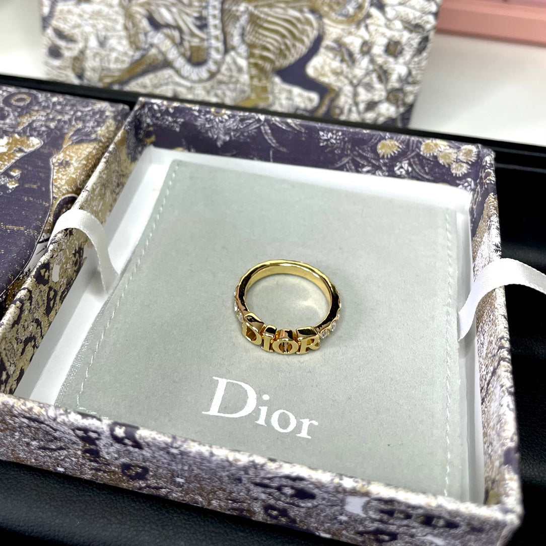 K gold letter diamond ring