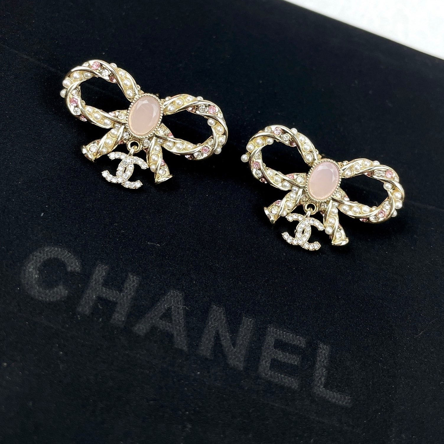 New Autumn and Winter Pink Diamond Bow 🎀 Double C Pendant Earrings