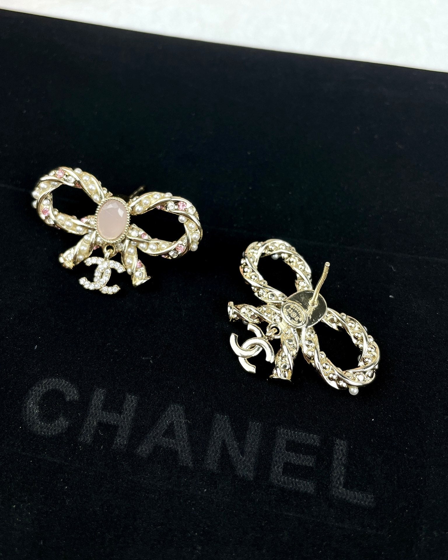 New Autumn and Winter Pink Diamond Bow 🎀 Double C Pendant Earrings