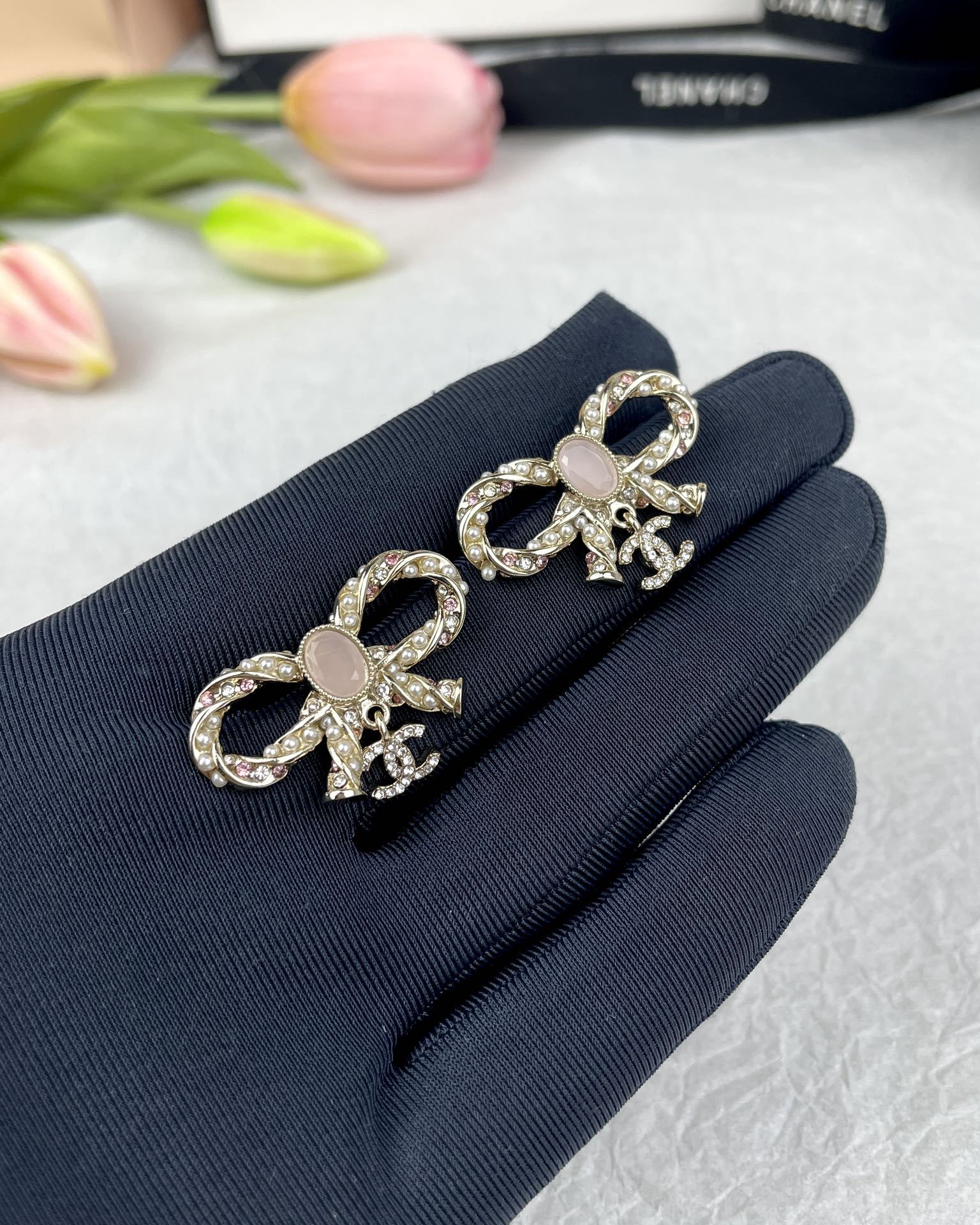 New Autumn and Winter Pink Diamond Bow 🎀 Double C Pendant Earrings