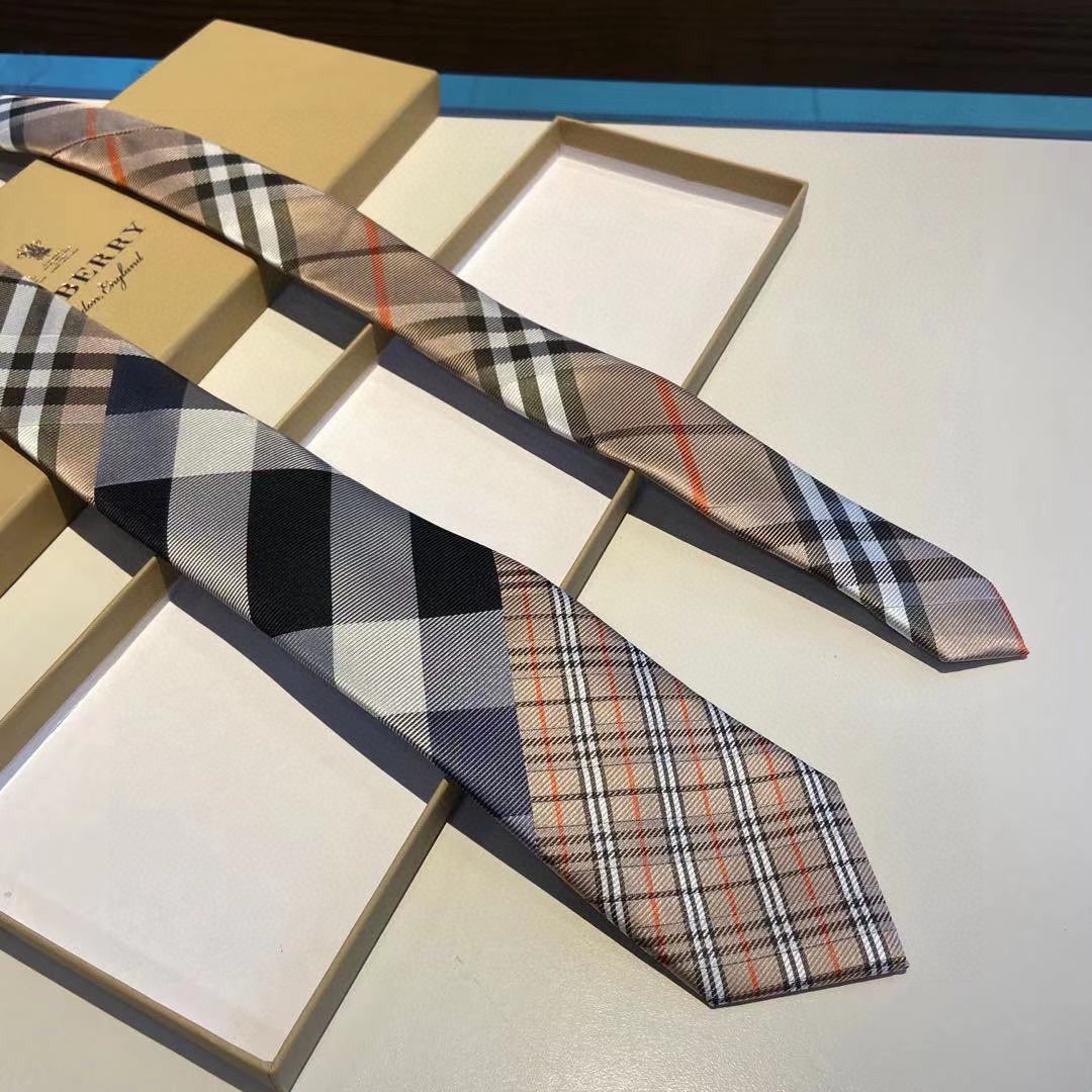 Men's Burberry popular tie