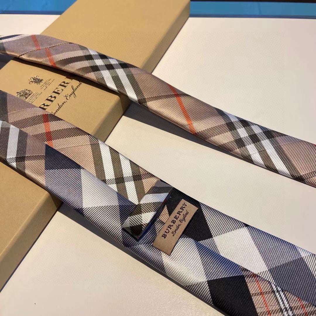 Men's Burberry popular tie