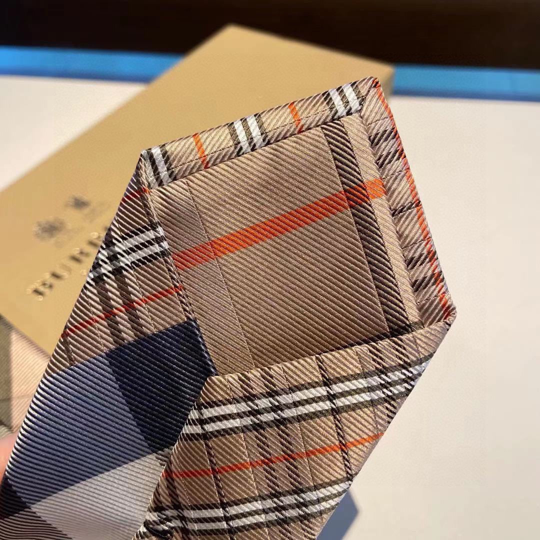 Men's Burberry popular tie