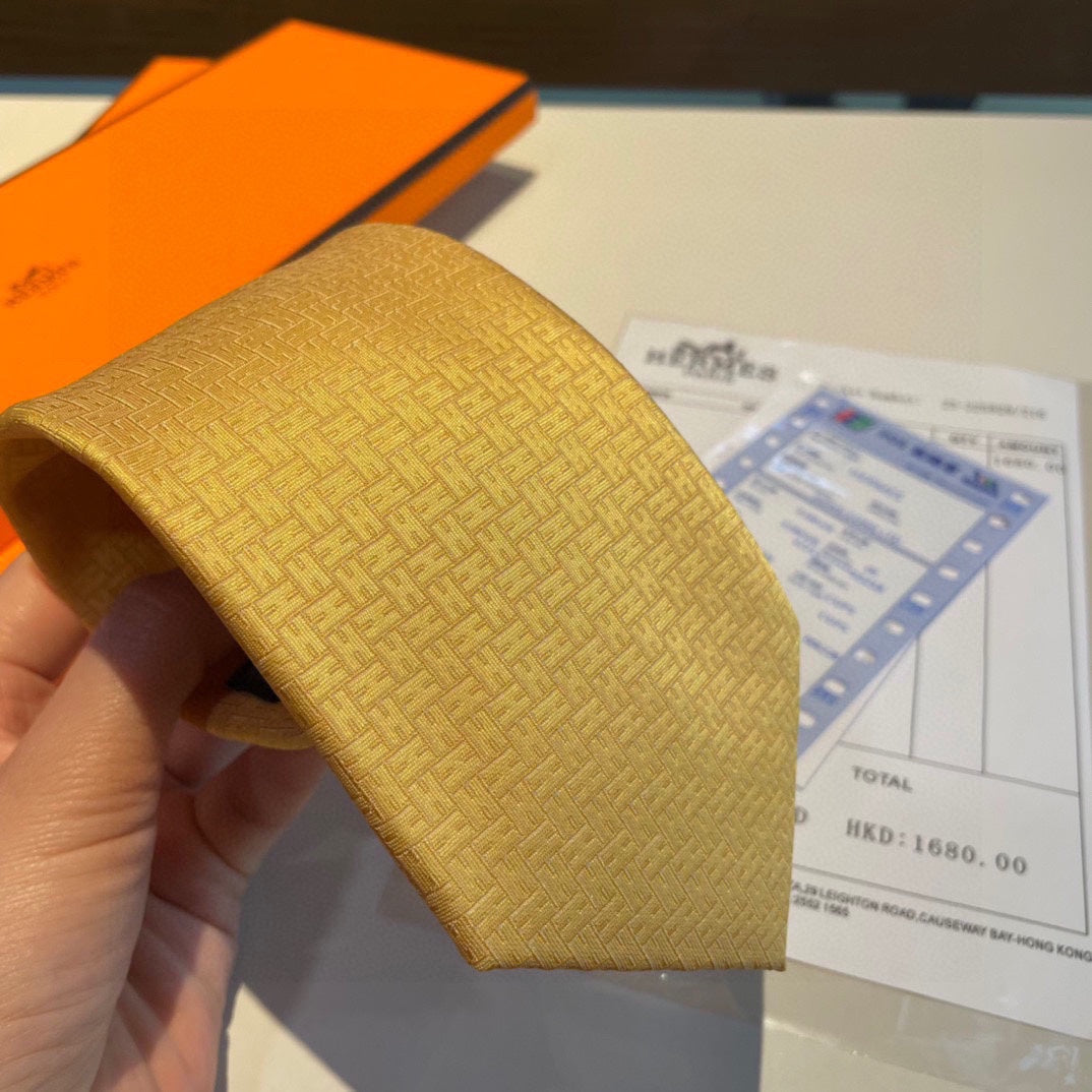 Men's Burberry popular tie