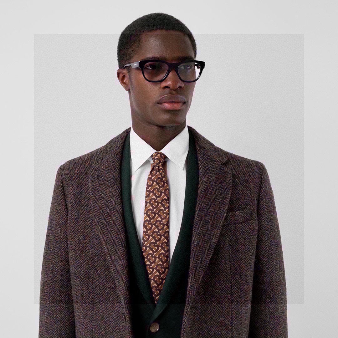 Men's Burberry popular TB logo tie