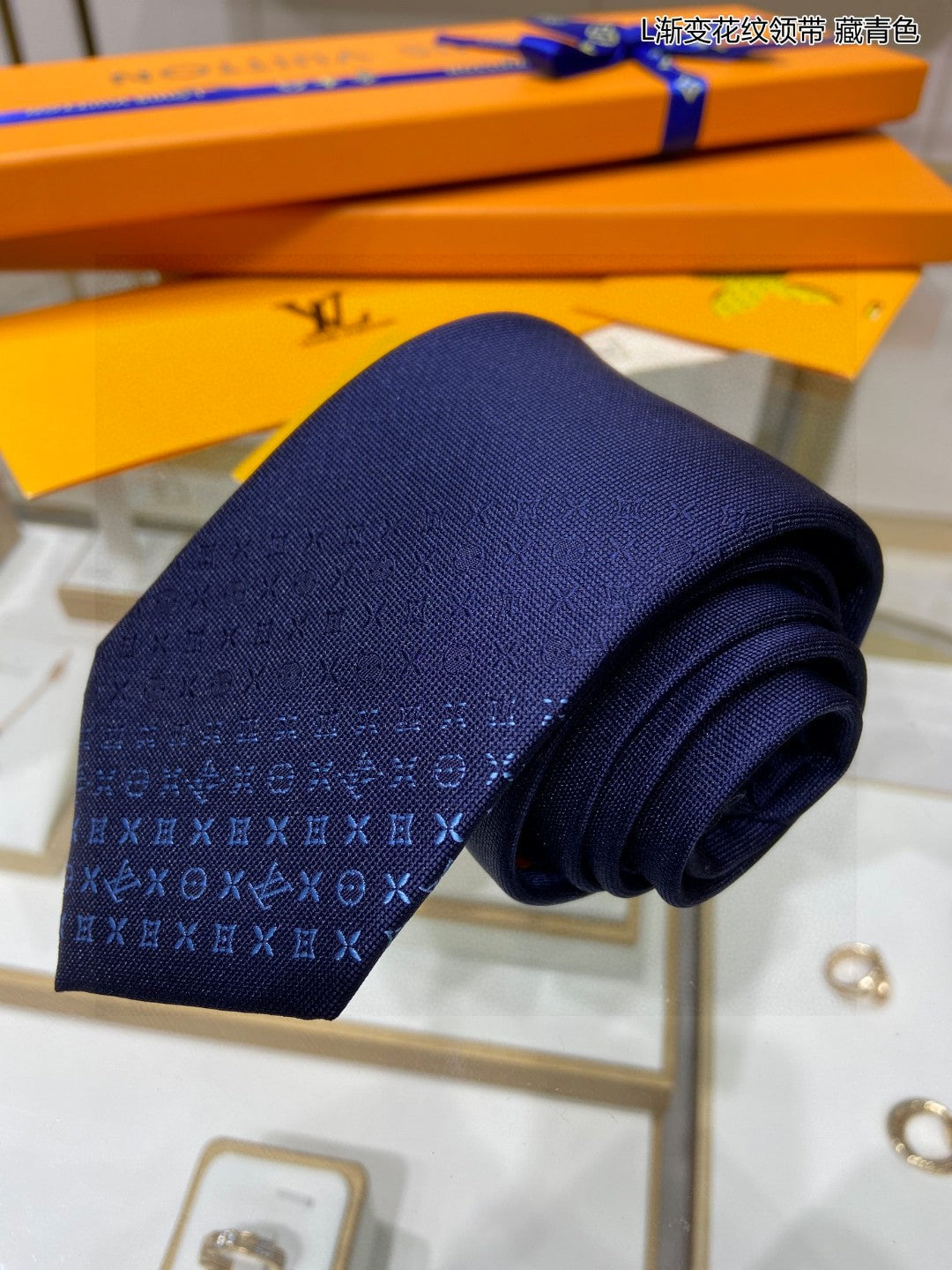 L new style tie for men