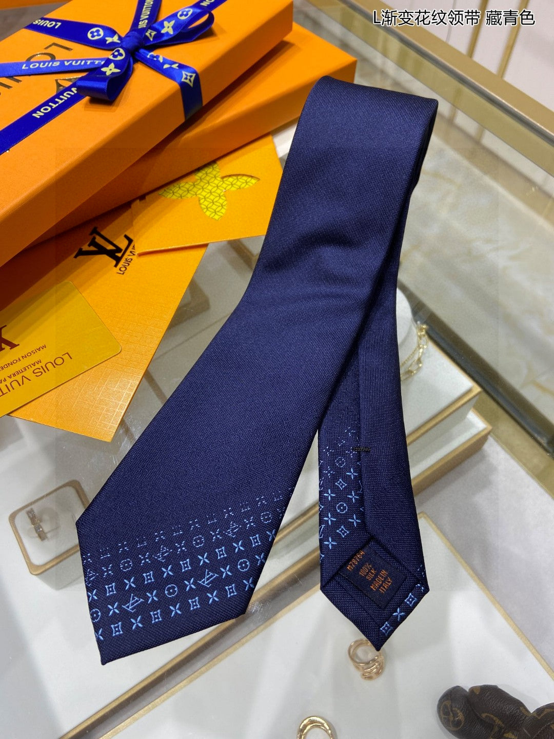 L new style tie for men