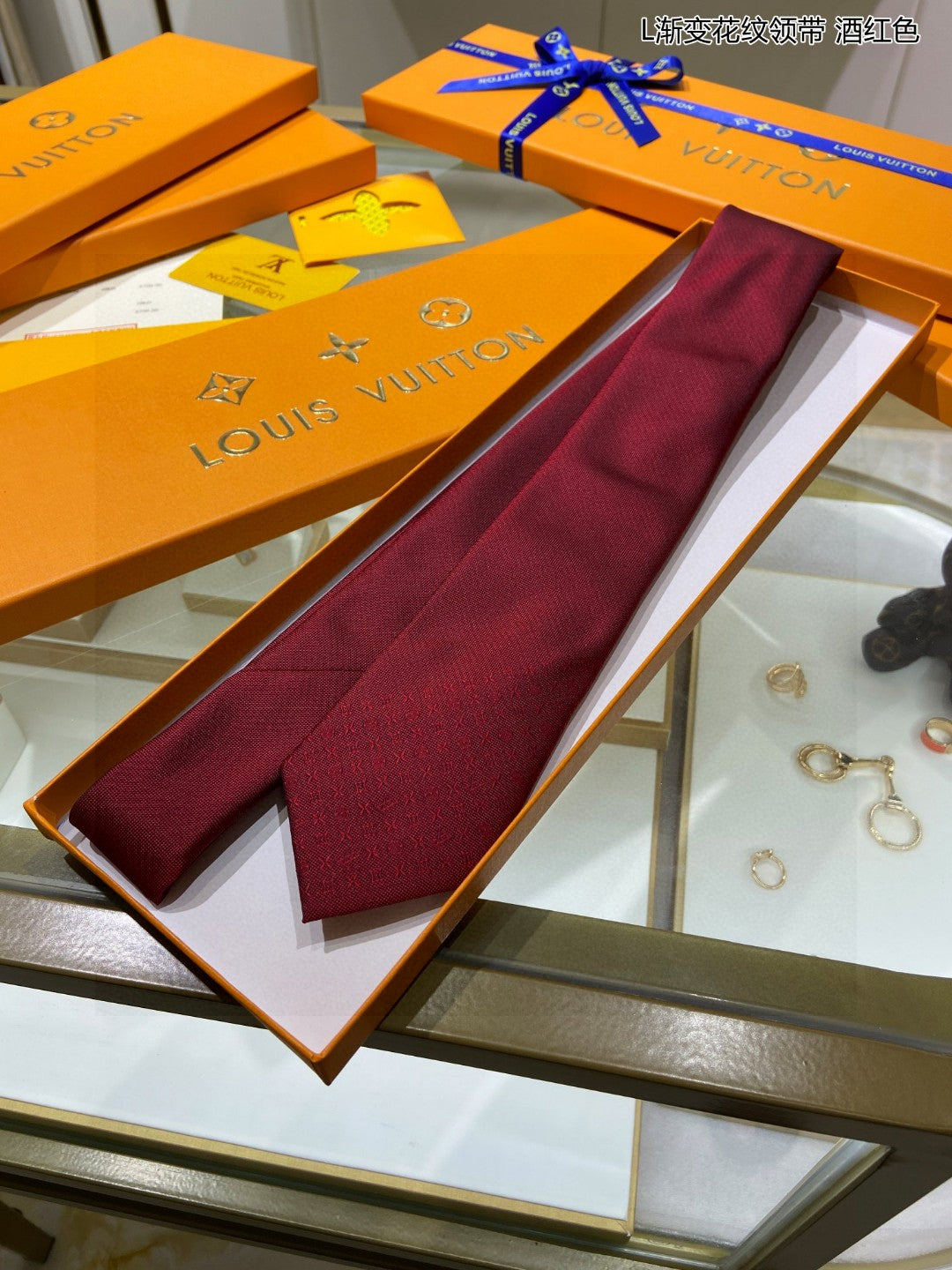 L new style tie for men