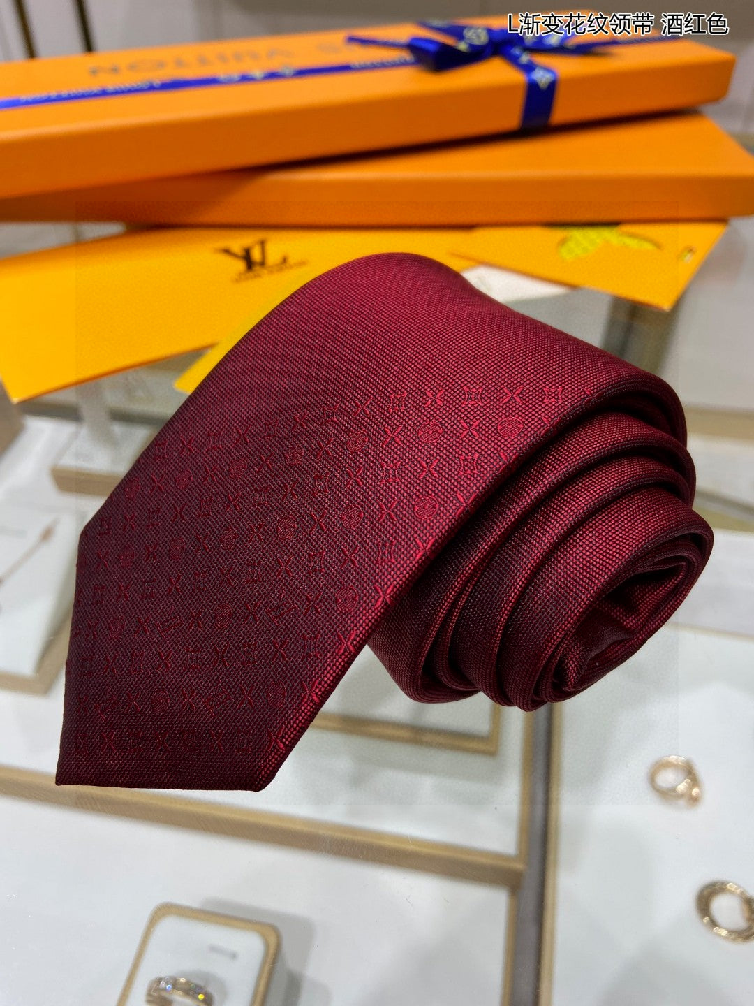 L new style tie for men