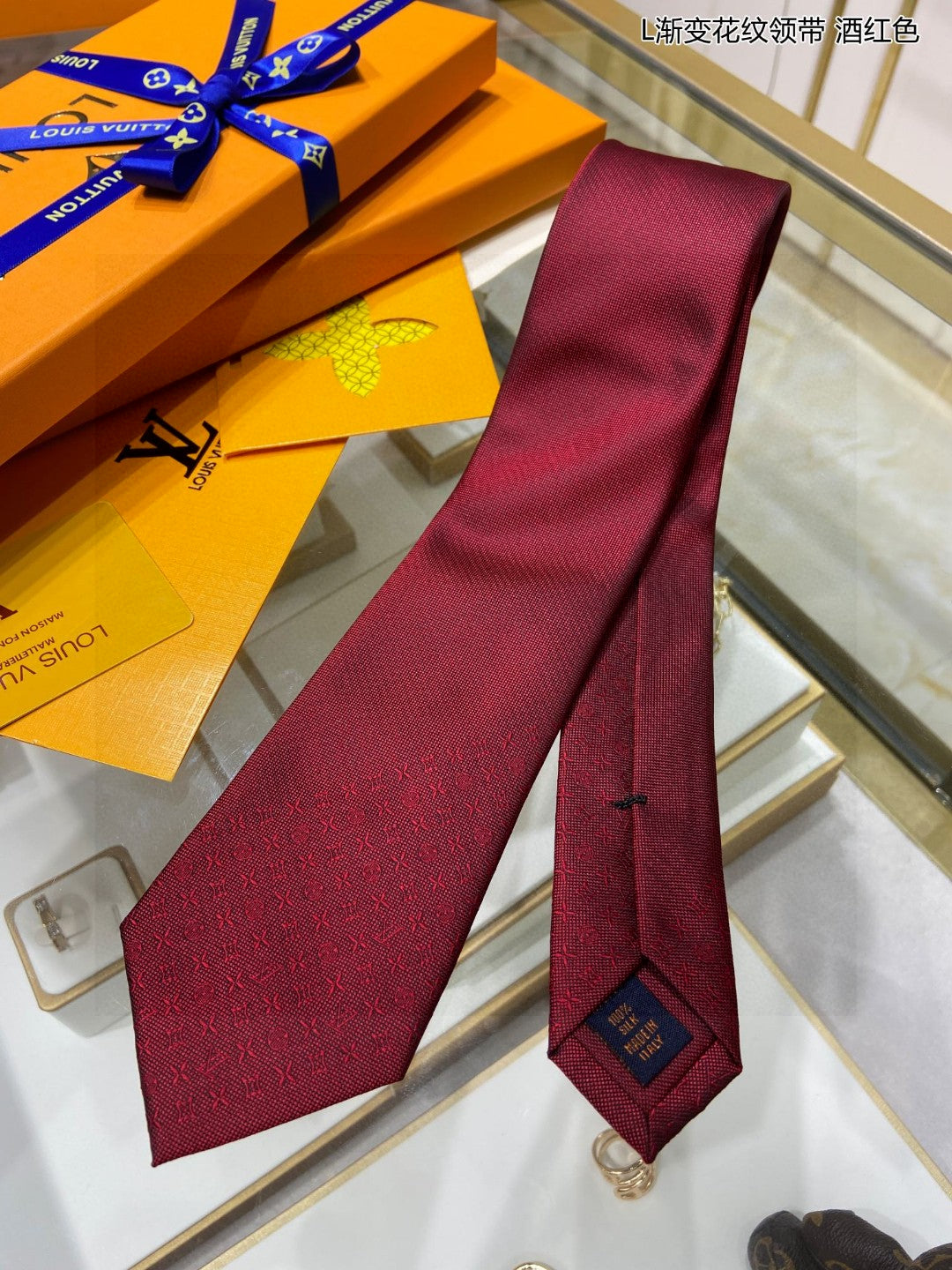 L new style tie for men