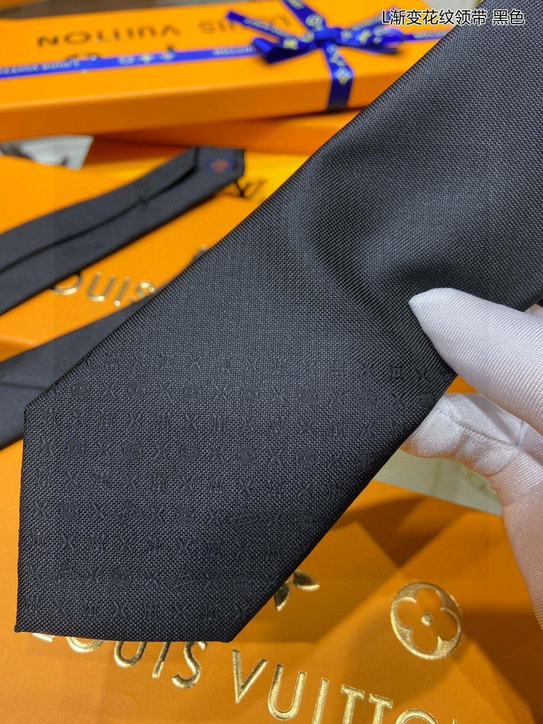 L new style tie for men