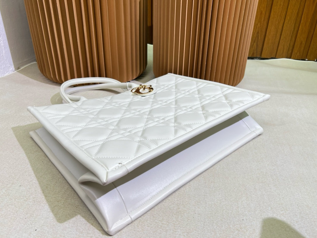 D new style hand-held crossbody bag