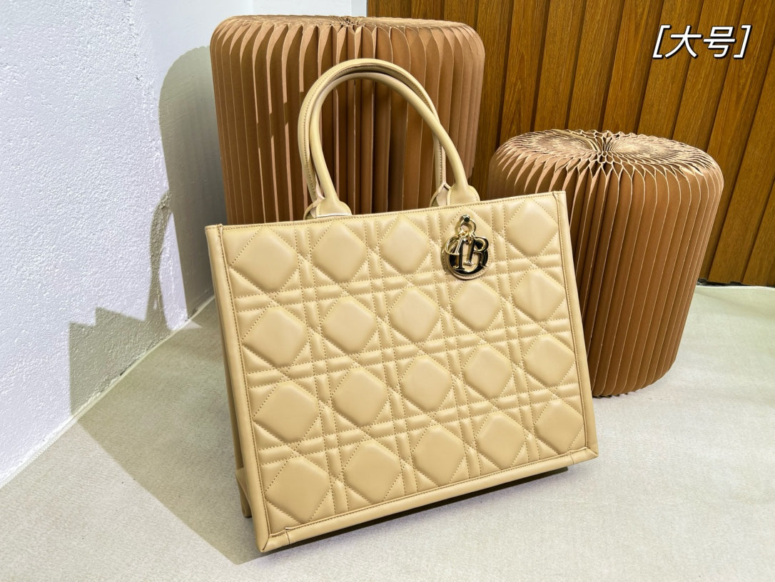 D new style hand-held crossbody bag