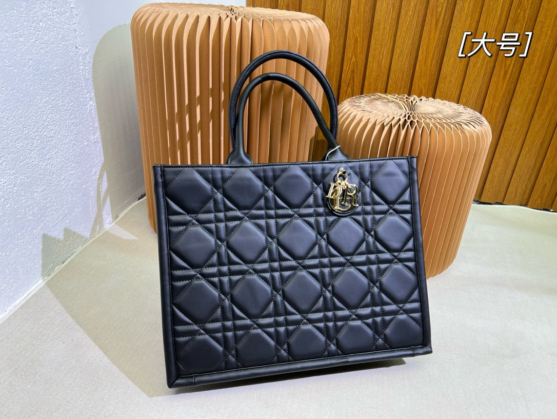 D new style hand-held crossbody bag