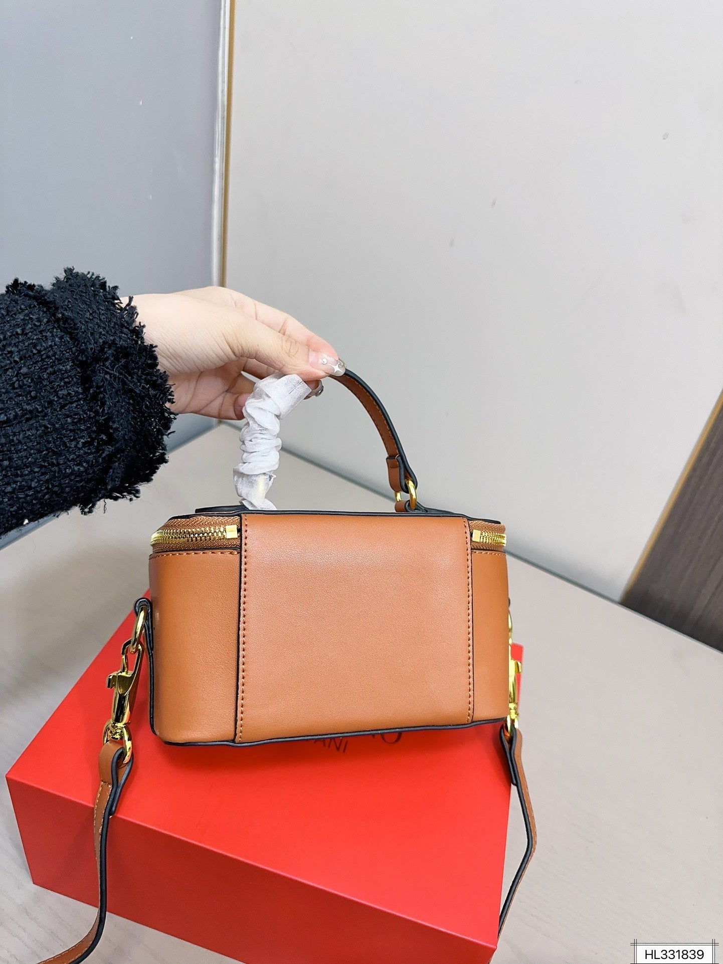 Handle box bag V new style